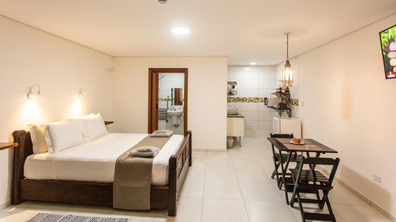 Hotel Chalet Monet - Granja Vianna Cotia  Buitenkant foto